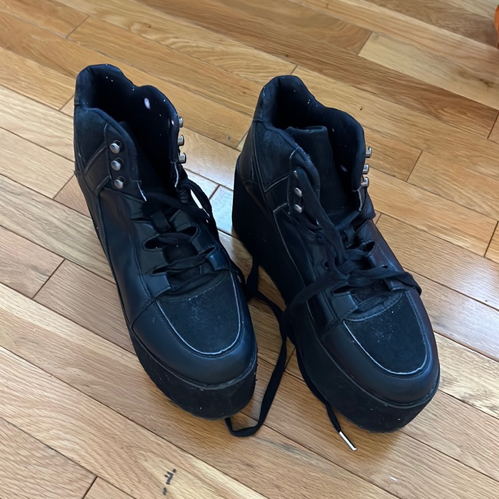 Platforms 4 inches tall